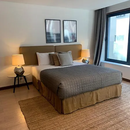 Apartment Chic & Cozy - Oliveiras